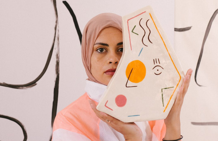 El hiyab en la educación y la intervención socioeducativa: una