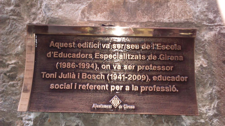 Placa homenaje Toni Julià